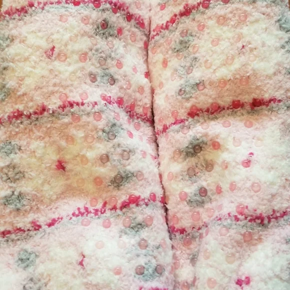 Cozy Pink and White Fuzzy Slippers - Picture 4 of 4